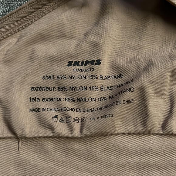 Skims Smoothing Bralette Sporty - Picture 10 of 16